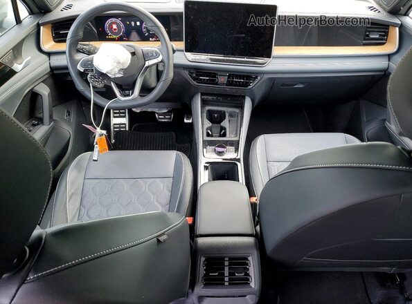 3VVLR7RM3SM028376 2025 VOLKSWAGEN TIGUAN Белый Вид панели приборов