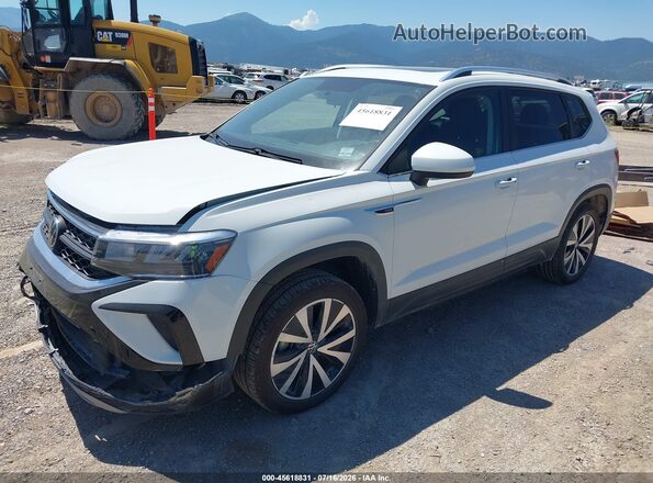 3VVLX7B24NM070686 2022 VOLKSWAGEN TAOS White Przód lewy