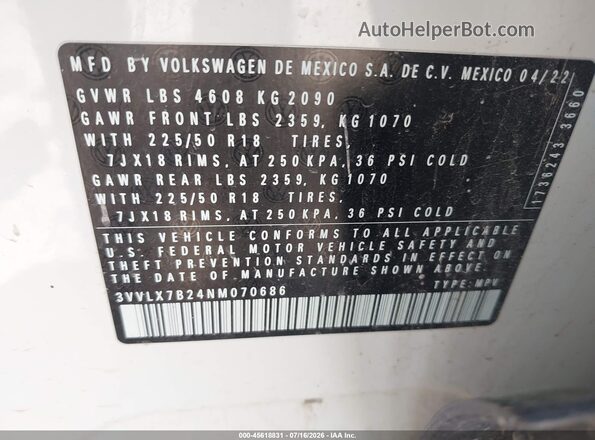 3VVLX7B24NM070686 2022 VOLKSWAGEN TAOS White Widok komory silnika