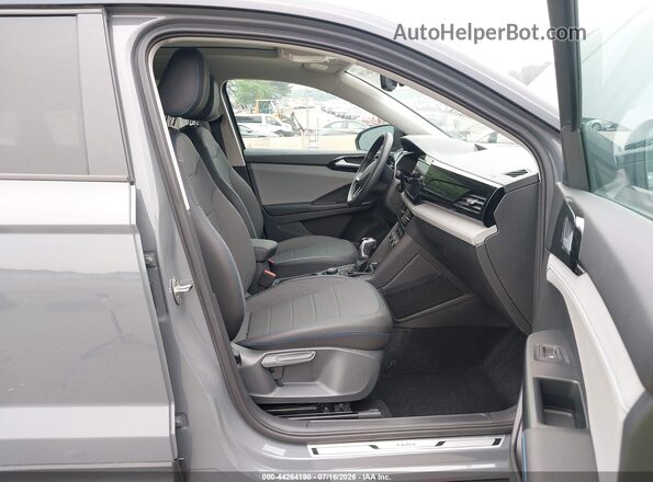 3VVLX7B2XRM094299 2024 VOLKSWAGEN TAOS Gray წინა სალონის ხედი