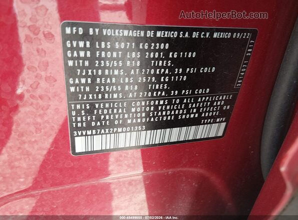 3VVMB7AX2PM001353 2023 VOLKSWAGEN TIGUAN Red Vista del compartimento del motor