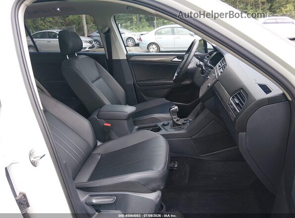 3VVMB7AX5RM109968 2024 VOLKSWAGEN TIGUAN White Front interior view