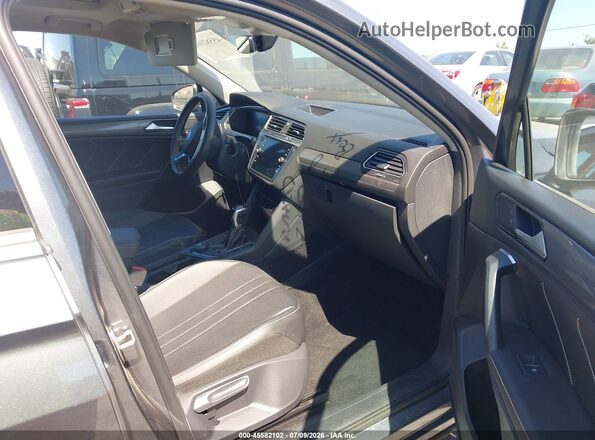 3VVMB7AX9PM012379 2023 VOLKSWAGEN TIGUAN Gray Front interior view