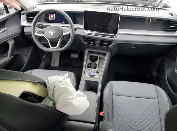 3VVMR7RM3SM063360 2025 VOLKSWAGEN TIGUAN Серебряный Вид панели приборов