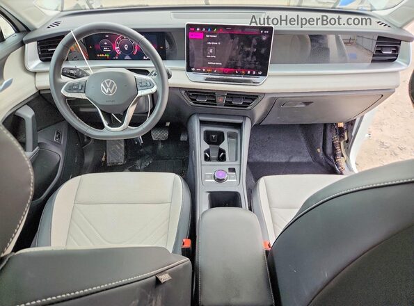 3VVMR7RM5SM073260 2025 VOLKSWAGEN TIGUAN White Widok deski rozdzielczej