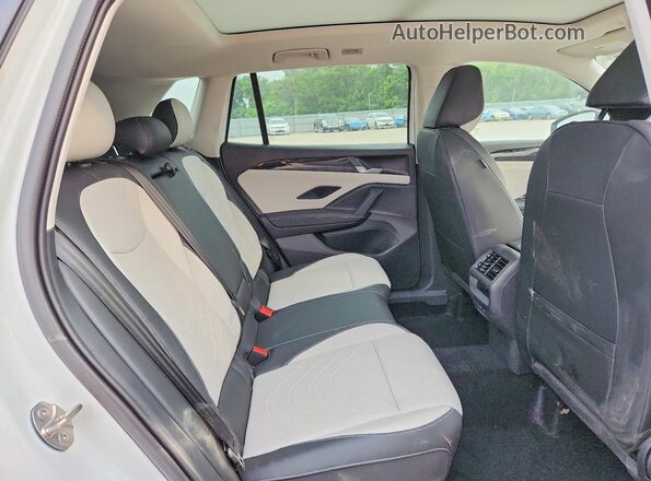 3VVMR7RM5SM073260 2025 VOLKSWAGEN TIGUAN White Widok wnętrza z tyłu