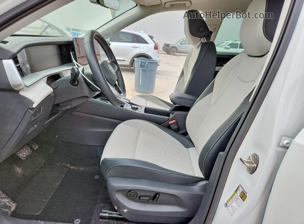 3VVMR7RM5SM073260 2025 VOLKSWAGEN TIGUAN White Widok wnętrza z przodu