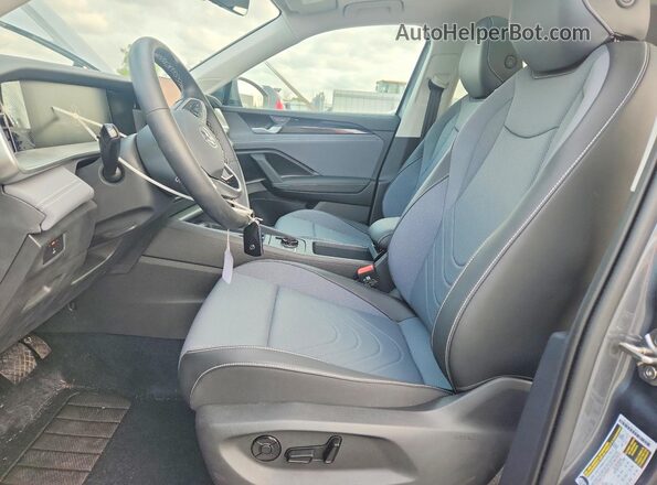 3VVMR7RM8SM025011 2025 VOLKSWAGEN TIGUAN Gray Front interior view