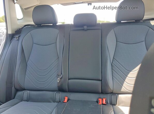 3VVMR7RM8TM001664 2026 VOLKSWAGEN TIGUAN Silver Widok tylnych siedzeń