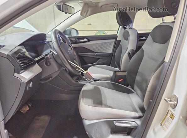 3VVMX7B29NM087620 2022 VOLKSWAGEN TAOS White Widok wnętrza z przodu