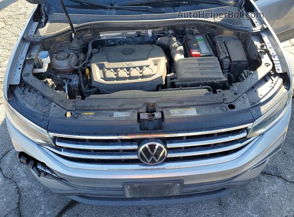 3VVRB7AX4PM013848 2023 VOLKSWAGEN TIGUAN Серебряный Вид подкапотного пространства