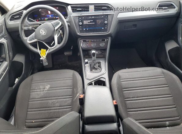3VVRB7AX4RM197126 2024 VOLKSWAGEN TIGUAN Black Vista del salpicadero
