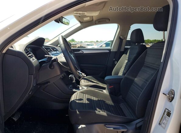 3VVRB7AX6PM112820 2023 VOLKSWAGEN TIGUAN White Vista interior delantera