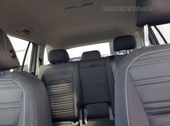 3VVRB7AX7PM026884 2023 VOLKSWAGEN TIGUAN Silver Вид задніх сидінь