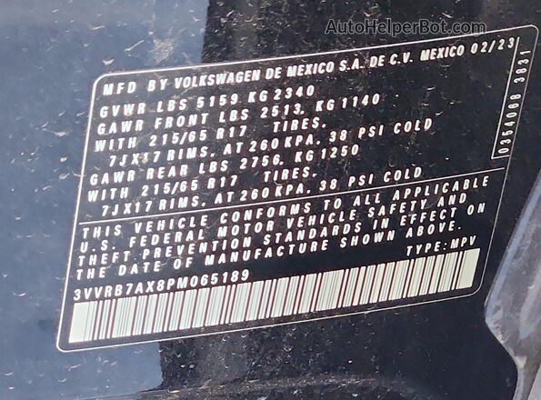 3VVRB7AX8PM065189 2023 VOLKSWAGEN TIGUAN Black Widok naklejki z numerem VIN