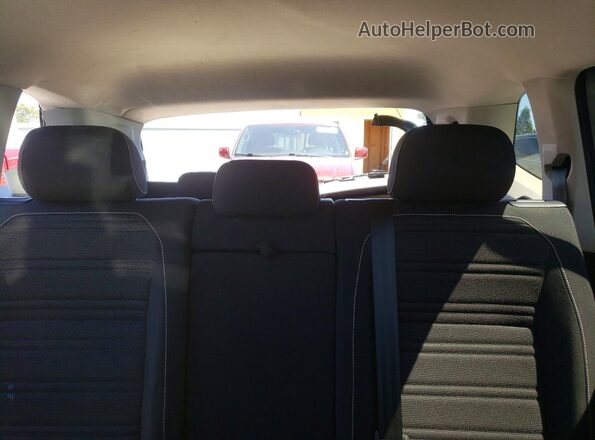 3VVRB7AX9RM076947 2024 VOLKSWAGEN TIGUAN Серебряный Вид задних сидений