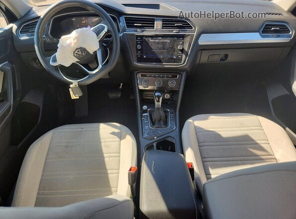 3VVRB7AX9RM224384 2024 VOLKSWAGEN TIGUAN Black Widok deski rozdzielczej