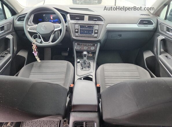 3VVRB7AXXPM044456 2023 VOLKSWAGEN TIGUAN Gray Widok deski rozdzielczej