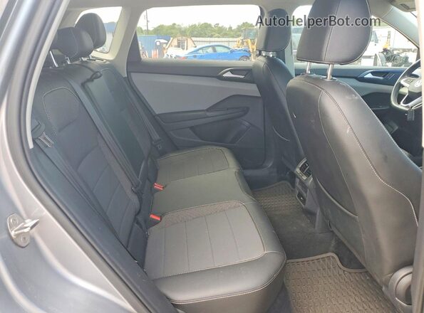 3VVRX7B21NM098908 2022 VOLKSWAGEN TAOS Silver Widok wnętrza z tyłu