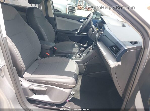 3VVRX7B22NM052083 2022 VOLKSWAGEN TAOS Silver Front interior view