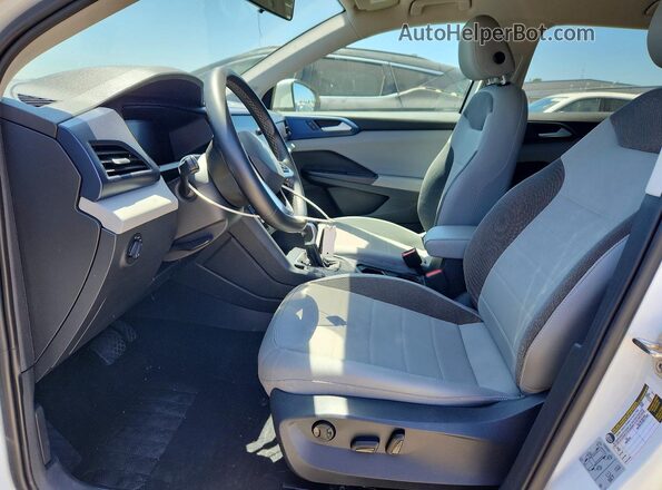 3VVRX7B25NM022978 2022 VOLKSWAGEN TAOS White Front interior view