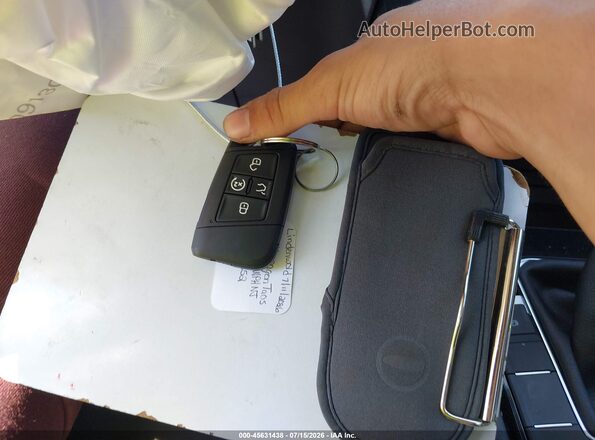 3VVSC7B20SM080652 2025 VOLKSWAGEN TAOS Silver Widok deski rozdzielczej