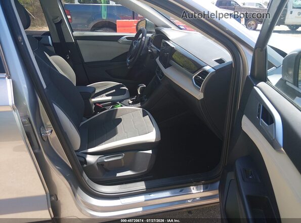 3VVSC7B24SM010586 2025 VOLKSWAGEN TAOS Silver Widok wnętrza z przodu