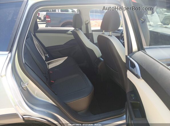 3VVSC7B24SM010586 2025 VOLKSWAGEN TAOS Silver Widok naklejki z numerem VIN