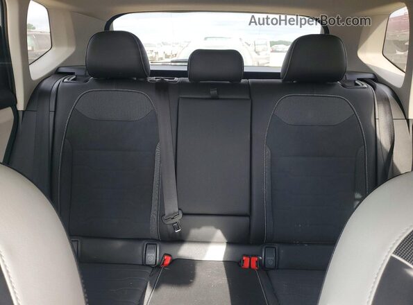 3VVSC7B25SM004005 2025 VOLKSWAGEN TAOS Silver Vista de los asientos traseros