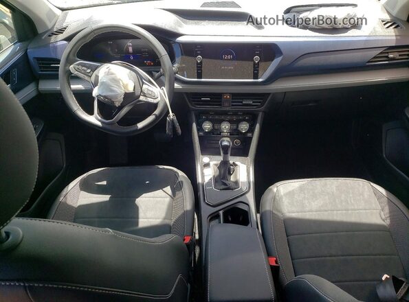 3VVSX7B21RM005599 2024 VOLKSWAGEN TAOS Silver Widok deski rozdzielczej