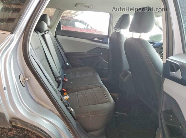 3VVSX7B21RM018675 2024 VOLKSWAGEN TAOS Silver Вид задньої частини салону