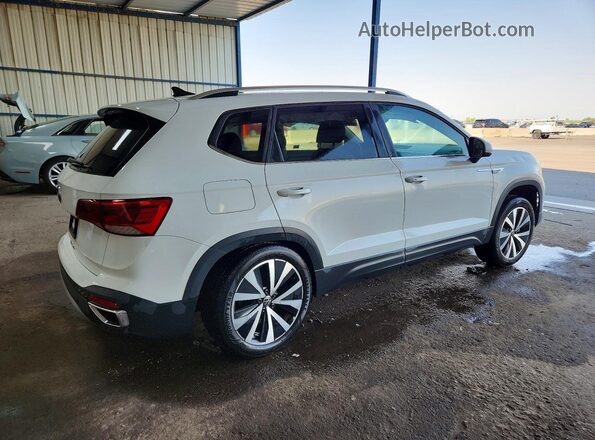 3VVSX7B22RM049059 2024 VOLKSWAGEN TAOS White Задня права чверть
