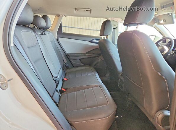 3VVSX7B22RM049059 2024 VOLKSWAGEN TAOS White Вид задньої частини салону
