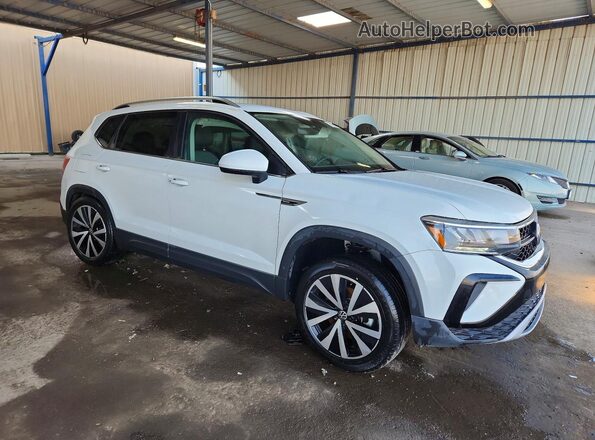 3VVSX7B22RM049059 2024 VOLKSWAGEN TAOS White Передня права чверть