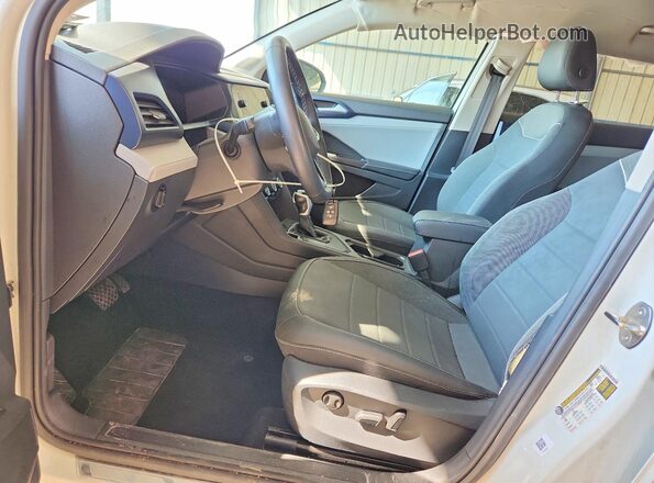 3VVSX7B22RM049059 2024 VOLKSWAGEN TAOS White Вид салону спереду