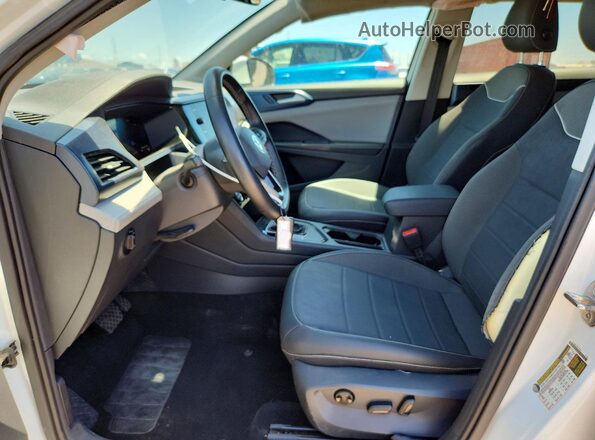 3VVSX7B24RM070088 2024 VOLKSWAGEN TAOS Белый Вид салона спереди