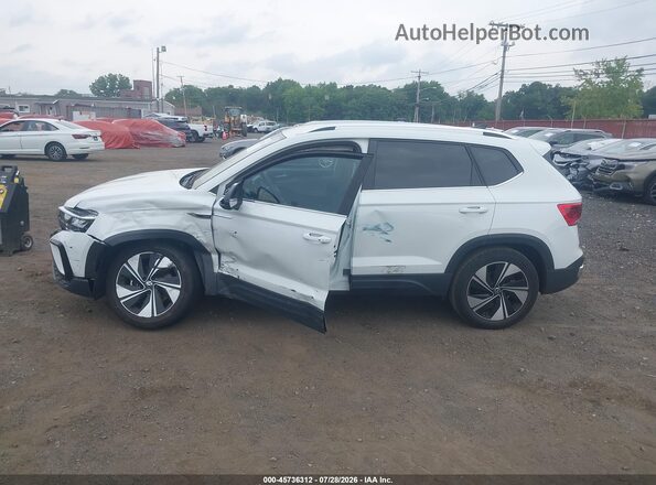 3VVUX7B22RM033033 2024 VOLKSWAGEN TAOS White Vista interior de 360 grados
