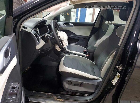 3VVVC7B23SM088807 2025 VOLKSWAGEN TAOS Black Вид салону спереду