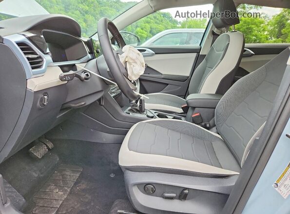 3VVVC7B27TM016378 2026 VOLKSWAGEN TAOS Синий Вид салона спереди