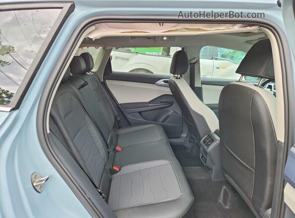 3VVVC7B27TM016378 2026 VOLKSWAGEN TAOS Синий Вид задней части салона