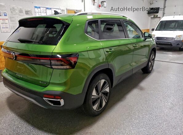 3VVVC7B28SM032619 2025 VOLKSWAGEN TAOS Green Հետևի աջ