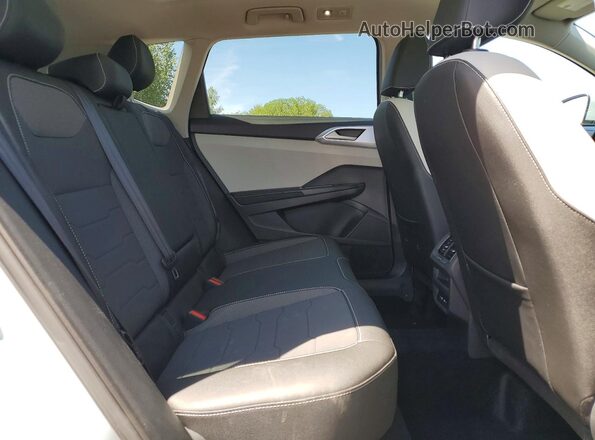 3VVVC7B28TM059675 2026 VOLKSWAGEN TAOS Gray Вид задньої частини салону