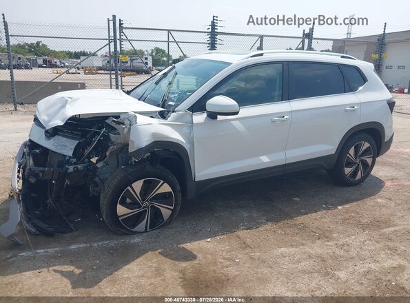 3VVVC7B2XSM024621 2025 VOLKSWAGEN TAOS Белый Передняя левая четверть