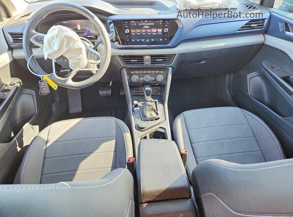 3VVVX7B27RM100150 2024 VOLKSWAGEN TAOS Gray Widok deski rozdzielczej