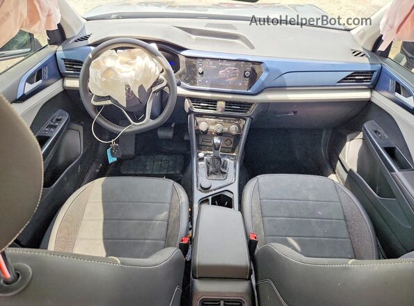 3VVVX7B28RM020775 2024 VOLKSWAGEN TAOS Gray Widok deski rozdzielczej