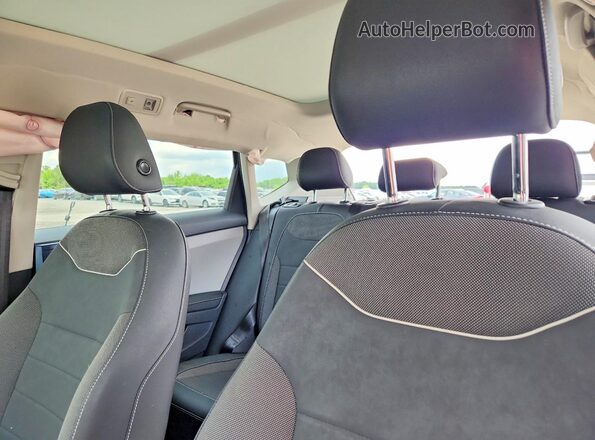 3VVVX7B28RM020775 2024 VOLKSWAGEN TAOS Gray Widok tylnych siedzeń