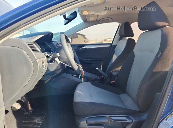 3VW167AJ2HM357334 2017 VOLKSWAGEN JETTA Синий Вид салона спереди