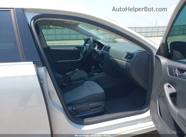 3VW167AJ8HM340263 2017 VOLKSWAGEN JETTA Silver Սալոնի դիմացի տեսք