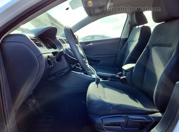 3VW267AJ2GM319105 2016 VOLKSWAGEN JETTA White Front interior view