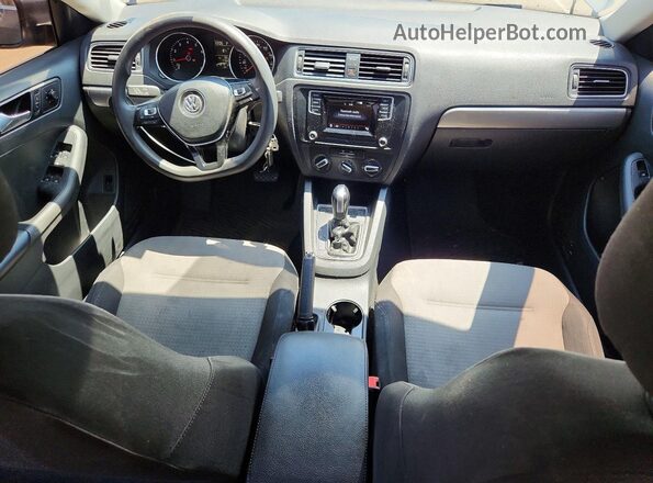 3VW2B7AJ0HM367652 2017 VOLKSWAGEN JETTA Gray Dashboard view